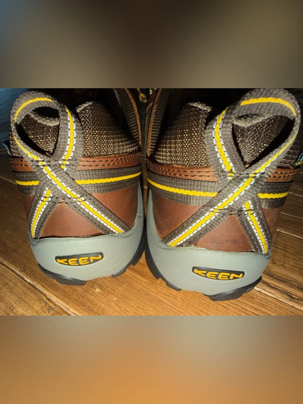 KEEN Men's Targhee II Waterproof Hiking Shoes Size 10.5 Cascade Brown Low/ clean